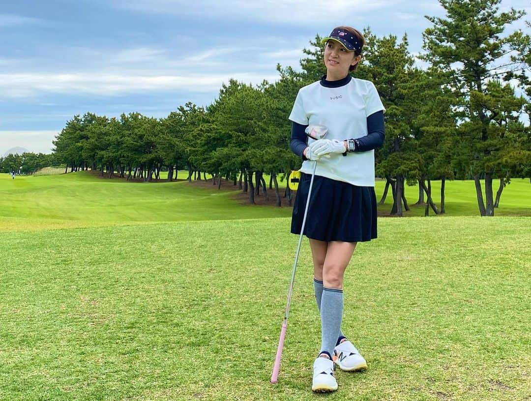 KONANさんのインスタグラム写真 - (KONANInstagram)「GOLFへ❣️ . . 若洲へ行って参りましたっ⛳️✨✨ . . ついに修理地が無くなってたっ😆 . . 100切られへんかったけど、またリベンジしたいなぁ😋💓 . . ウェアは @susic_golf  のセットアップ👚✨ . . #golf #ゴルフ #ゴルフ女子 #ゴルフウェア #SUSIC #100切り #若洲 #若洲ゴルフリンクス #golfwear #セットアップ #ゴルフウェアレディース」6月2日 15時49分 - konanyade