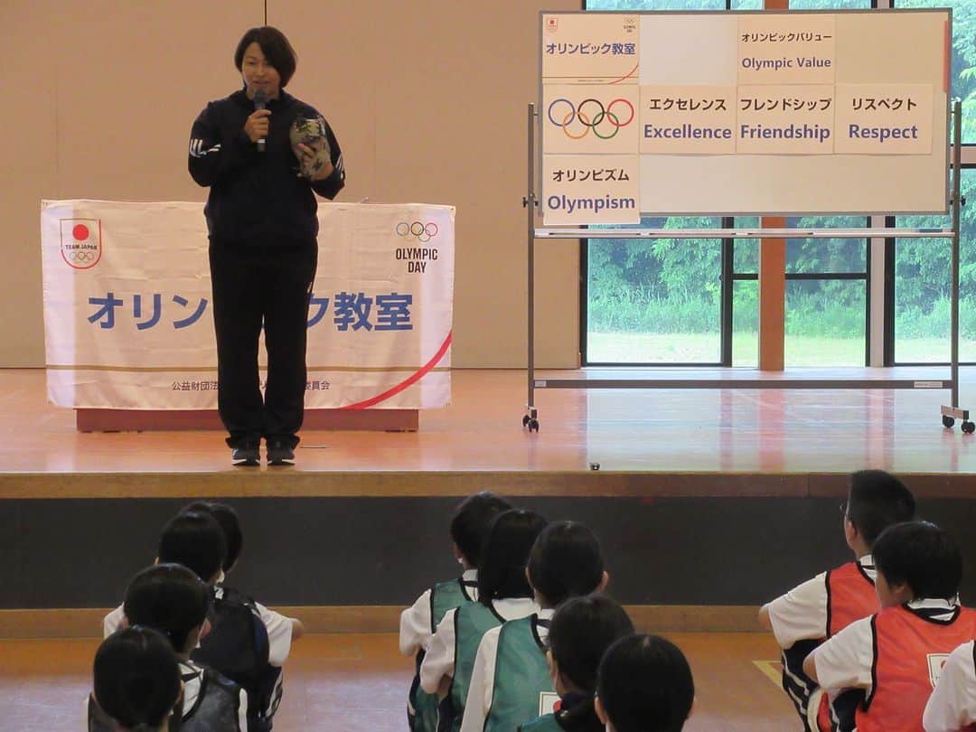 日本オリンピック委員会さんのインスタグラム写真 - (日本オリンピック委員会Instagram)「本日、秋田市立河辺中学校にて、#ソフトボール 🥎 の #馬渕智子 さんによる #オリンピック教室 を実施いたしました！ ご参加いただいた中学生の皆さんありがとうございました！  #TEAMJAPAN #がんばれニッポン」6月2日 16時36分 - teamjapanjoc