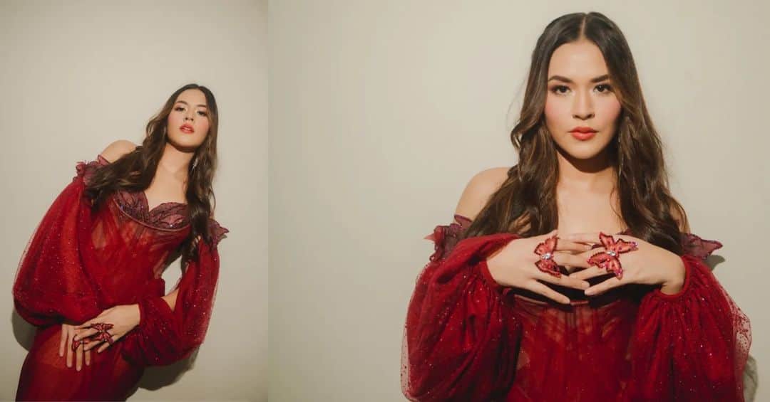 Raisa Andrianaさんのインスタグラム写真 - (Raisa AndrianaInstagram)「Gak afdol kalo gak bawain medley haha throwback waktu road to allobank festival kemarin medley pemeran utama x terjebak nostalgia wearing fairygown @lisajuofficial ❤️  Makeup / @ferryfahrizal Hair / @ibaayy___ Styled / @astecat @baloarenthus.lie Photo / @davianakbar」6月2日 16時43分 - raisa6690
