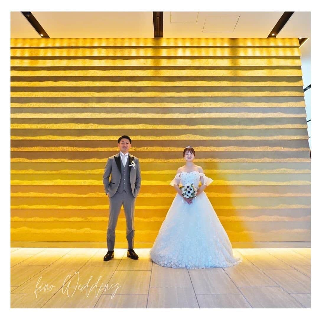 fino_wedding【フィーノ公式】さんのインスタグラム写真 - (fino_wedding【フィーノ公式】Instagram)「【卒花嫁レポート】  こだわったウエディングドレス  @nippondairahotel_wedding   ウエディングドレスは桂由美のオートクチュール  ボリューミーなスカートラインや取り外し可能なお袖  そして、可愛い小花のモチーフなど、充分に満足のいくデザインでした。  桂由美オリジナルレースがとっても可愛くて、ドレス全体が華やかになりました  #ウエディングドレス  #カラードレス  #weddingdress  #wedding  #weddingday  #ウエディングヘア  #ウエディングフォト  #ホテルウエディング  #ドレス選び #ドレス試着 #桂由美ドレス  #桂由美  #桂由美ウェディングドレス  #レーストップス  #袖付きドレス  #チャペル挙式  #ガーデンウェディング  #チャペル式  #ロングトレーン  #オリジナルウェディング  #colordress  #cocktaildress  #happywedding  #憧れのドレス  #静岡卒花嫁  #静岡花嫁  #静岡プレ花嫁」6月8日 20時35分 - fino_wedding