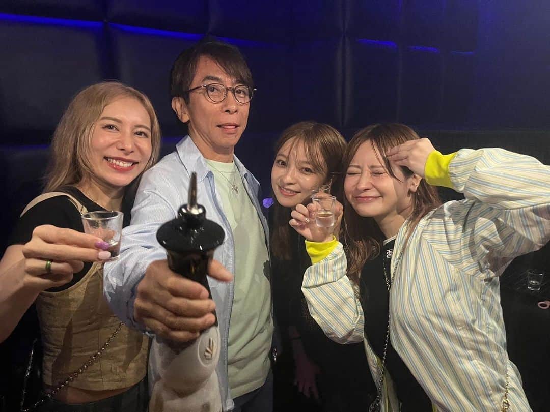 松浦勝人さんのインスタグラム写真 - (松浦勝人Instagram)「突然ですがヘラヘラ三銃士とオクタゴン！  #ヘラヘラ三銃士  #maxmatsuura  #オクタゴン  #octagon #avex」6月2日 17時12分 - max_matsuura