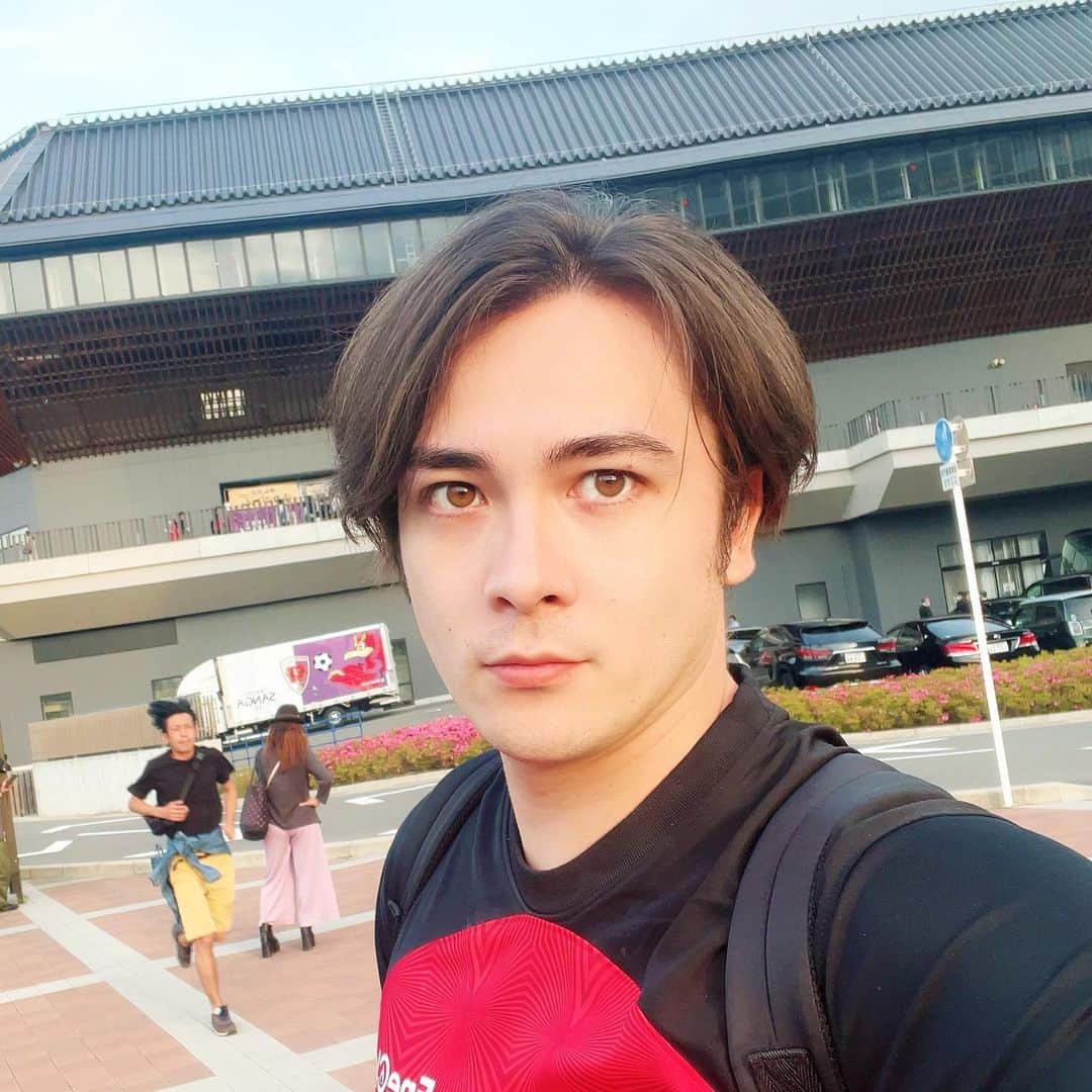 のインスタグラム：「京都戦❗️ 後ろの人がめっちゃ気になる。笑」