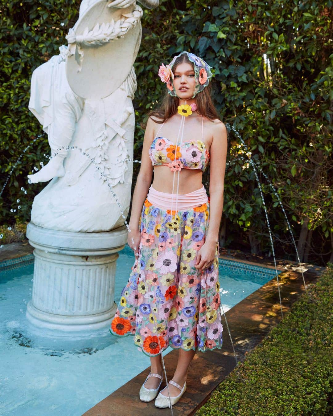 For Love & Lemonsさんのインスタグラム写真 - (For Love & LemonsInstagram)「"We found this embroidered fabric and we were immediately drawn to it for summer. It felt like a real garden box."- Lindsey, Senior Designer on The Piccola Crop Top, Fiore Midi Skirt, and Prato Mini Dress 🌻 #forloveandlemons」5月29日 20時31分 - forloveandlemons