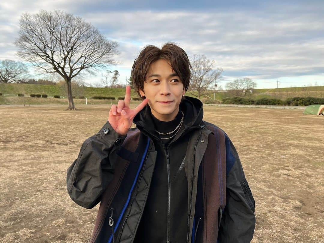 井上想良のインスタグラム：「・ 『#ガチ恋粘着獣 』 第８話 ご視聴ありがとうございました🙇🏻‍♂️  スバルがヒナを傷つけてしまって、ずっと後悔しているからこそ、コスモには同じ間違いをしてほしくない。 という気持ちが滲み出たのかな。 僕のとっても好きなシーンです。  さて！ ９話からはもう本当に、瞬きできませんよ？ ここからです。笑  お楽しみに☺️  @gachikoi_drama」