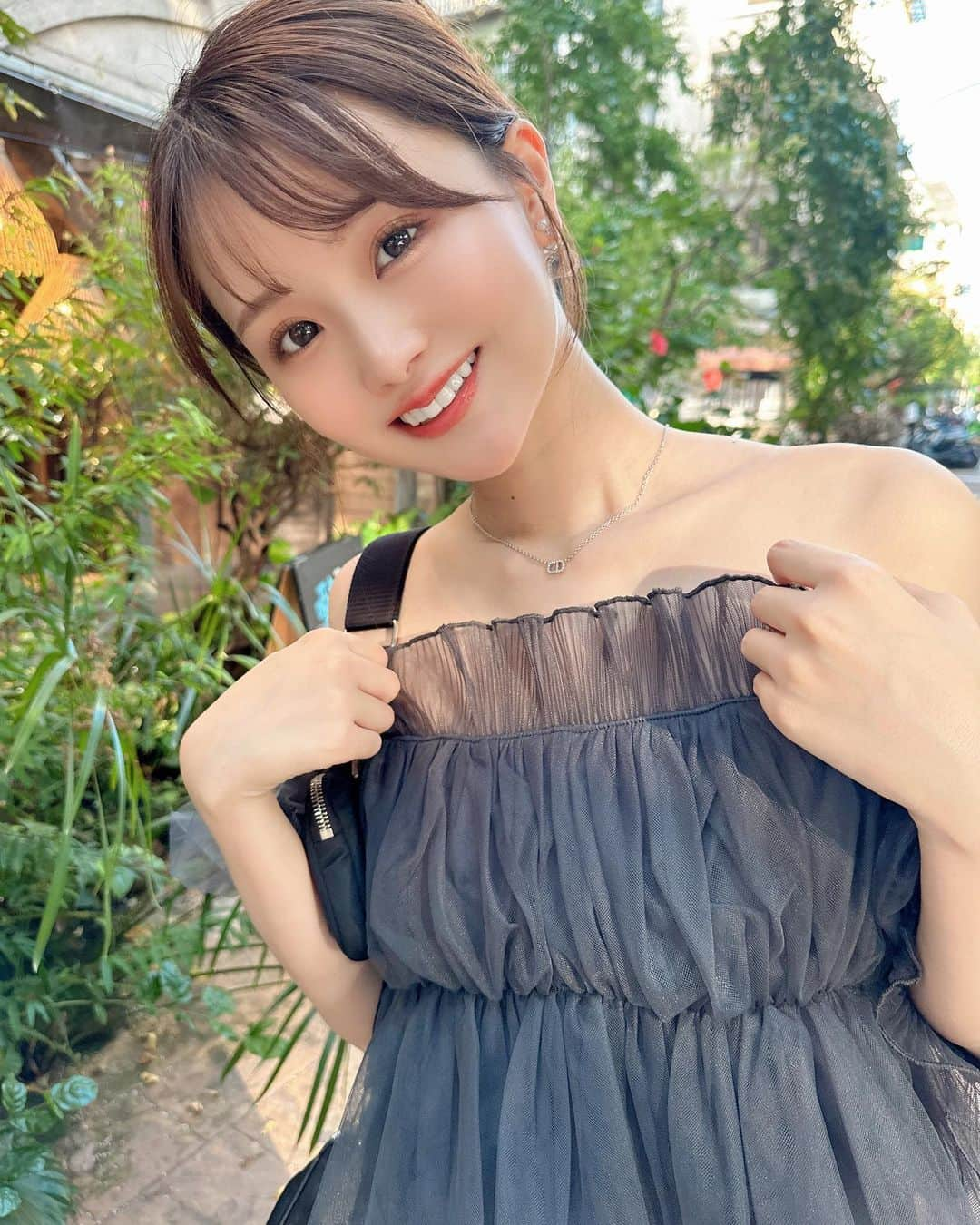 吉田恵美さんのインスタグラム写真 - (吉田恵美Instagram)「先日湘南美容外科クリニック銀座院で #ベビースキン #ブラックピール を受けてきました！  台湾行く前に肌管理したくて 刺激が少なくて私の肌に合うものを選んでもらったよ🌿  痛みもダウンタイムもなくて 直後から肌のトーンが上がる感じが最高でした🖤  名前の通り赤ちゃんみたいな肌になれた気がする👶  松田先生 @sbc_y.matsuda ありがとうございました！！  #湘南美容外科 #湘南美容外科クリニック銀座院」5月29日 20時55分 - _yoshida_megumi