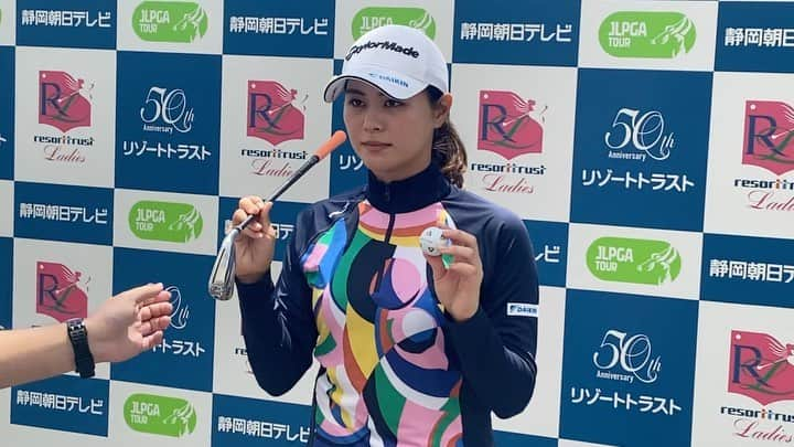 新垣比菜のインスタグラム：「リゾートトラスレディス ⁡ 17位T ⁡ 大会2日目の15番でホールインワンをしましたー！ ⁡ 試合で達成出来て良かったです😆 ⁡ ⁡ #新垣比菜 #JLPGA #女子プロゴルフ #沖縄 #okinawa #ダイキン工業 #poloralphlauren  #rlx  #テーラーメイド  #taylormadegolf」