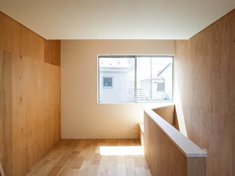 グッドルームさんのインスタグラム写真 - (グッドルームInstagram)「光に照らされる緑も、陽だまりも、みんな暮らしの一部になる。  東京 #東小金井 1LDK 46.68㎡  ▼ハレノヒ ---------------------- ⁠ 住んでみたいと思ったら、コメント欄に「🍃」で教えてください！  . 木目調の自然派なお部屋です。 1階にはウッドテラスがついており、 ゆっくりとした時間をここで過ごしたいですよね。  . 角部屋で、3面採光なのも嬉しいポイントです。 陽の光をたっぷり感じて、心地よく暮らせそう。  . お部屋の詳細は、goodroomサイトからタイトルで検索！  . こちらの物件は実際に住めるお部屋です。 詳細はストーリー、ハイライトにて！⁠  こだわりのお部屋探しは、 @goodroom_jp から URLをチェック！⁣⁣⁣⁣⁣⁣⁣⁣⁣  ※最新のお家賃につきましては、リンク先物件ページからご確認ください。⁠  . ⁠#goodroom #グッドルーム  #東京賃貸 #1ldk #1人暮らし #一人暮らし #myhome #暮らしを楽しむ #暮らしを整える  #お部屋探し #間取り図 #理想の空間 #メゾネットタイプ #階段好き #メゾネット #メゾネット賃貸 #階段インテリア #ナチュラルなお家 #ナチュラルな家 #ナチュラルなおうち #ナチュラルな部屋」5月29日 21時00分 - goodroom_jp