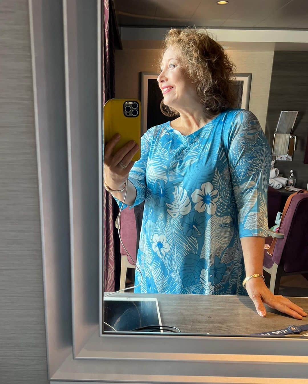 キャシー中島さんのインスタグラム写真 - (キャシー中島Instagram)「*  三茶教室でレッスンの後、幕張に来ました。 明日、10時と23時の2回QVCで初夏のマカナナキャシーの素敵な服をご紹介します。 先日の船旅で私が来ていた服のあれやこれやです❤️ これからの季節にぴったりよ❣️  オンエアーの時に詳しくお話ししますね。  今夜0時から先行でお買い上げできます。 チェックしてくださいませ❤️  船旅の写真を少しご覧ください🤏 とっても着やすくて爽やかなファッションです❤️  では明日の朝10時にね❤️❤️」5月29日 21時00分 - official_kathynakajima