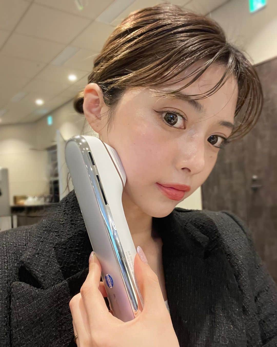 橘ひろなさんのインスタグラム写真 - (橘ひろなInstagram)「3月に参加したフォト ブライトショットのイベント📝  @panasonic_beauty  広告でイベントの様子が流れるかもしれないそうです👀  フォト ブライトショットは角質くすみにアプローチしてくれて、ダウンタイム不要。  週3回、1回約10分で全顔ケアできるから凄い✨  実際に体験すると、光が凄くて全然痛くない！こんなに簡単なケアでキメが整って透明感がアップするならうれしい​☺️  #パナソニックビューティ #テクノロジーで確かな効果を #フォトブライトショット #美容家電 #美顔器 #フォト #ブライトケア #PR」5月29日 21時00分 - hirona0523