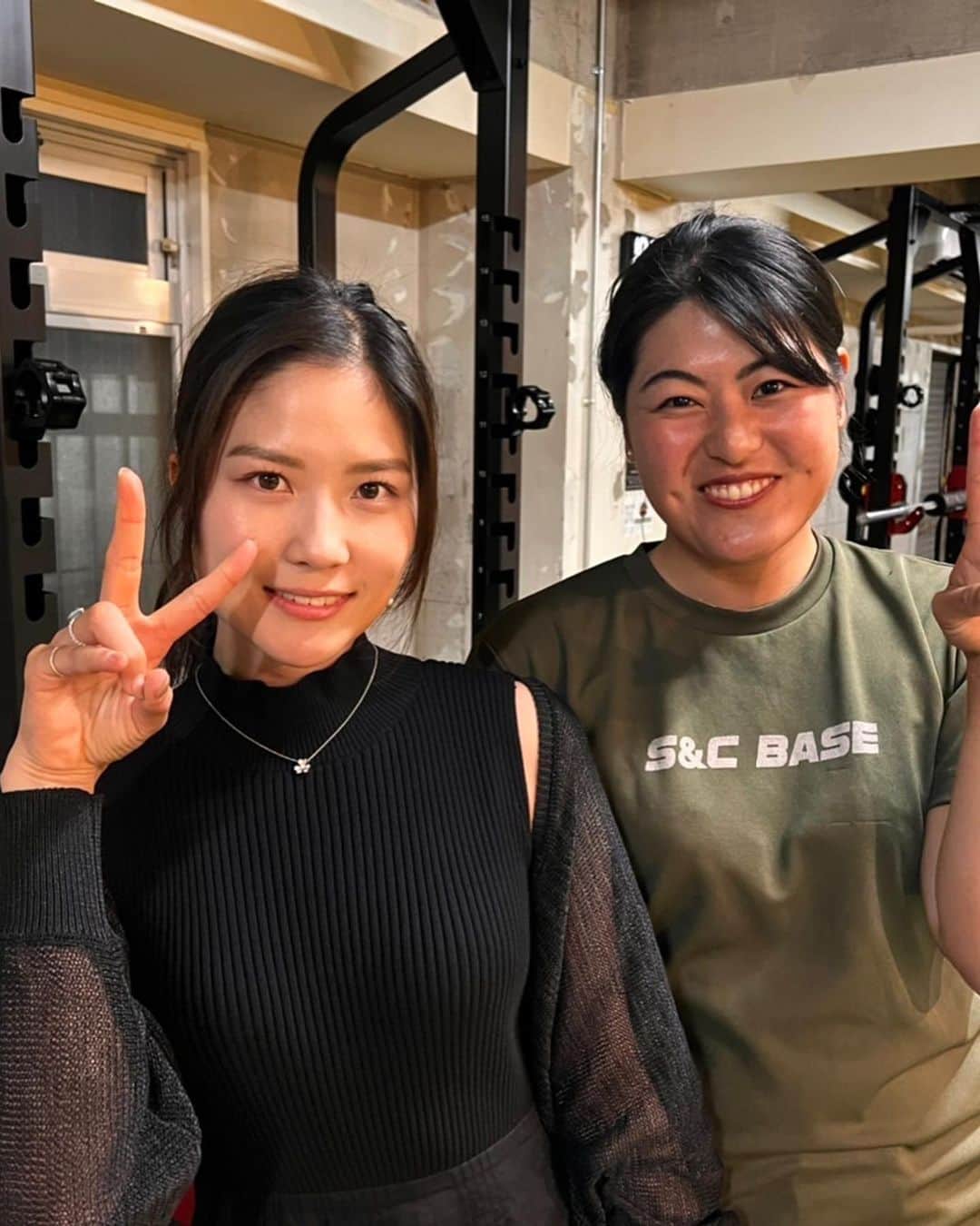 松原果音さんのインスタグラム写真 - (松原果音Instagram)「. いつもトレーニングでお世話になっている @sandc_base さんの 新ジム　[S&C BASE] プレオープンにお邪魔しました🥳 . とても広くて、動き回れますので、これからのトレーニングがとっても楽しみです☺️✨ マシーンも気になるマシーンもあったり、ゴルフのスイングも気にせずにできますので、トレーニングの動きをすぐにゴルフクラブを持って実践したり、感覚のすり合わせがたくさんできそうなのでとっても楽しみです☺️ . これからもっともっと強くなるぞー！🥳 . #ゴルフ#ゴルフスイング . #ゴルフタイランド #心斎橋ゴルフスタジオ #ライジングレディースゴルフ」5月29日 21時19分 - kanonmatsubara1