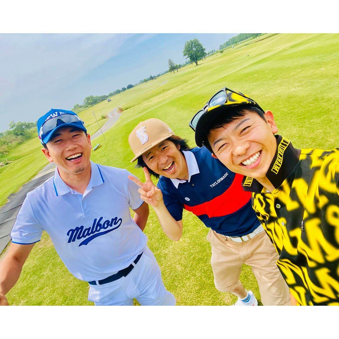 上坂嵩さんのインスタグラム写真 - (上坂嵩Instagram)「遠征⛳️ . 束の間の帰省中、学生時代の戦友と⛳️ . フジテレビの #酒主義久 アナウンサー🎤と 同じくフジテレビの #野崎理 プロデューサー🎬 . 学生時代、夢を追いかけて切磋琢磨した同期です🌈 . 「いつかゴルフに行きたいね〜」が ようやく、実現しました✌️☀️ . テレビマンとして戦う二人の話を聴き、 たくさん刺激を受けて帰ってきました🔥 . . #埼玉 #ノーザンカントリークラブ錦ヶ原  #愛知ゴルファー #東海ゴルファー  #休日ゴルフ #週末ゴルファー  #ゴルフ #golf #ゴルフ好きな人と繋がりたい  #ゴルフ好き #ゴルフコーデ #ゴルフ男子 #メーテレ #アップ #アナウンサー #フィールドキャスター #上坂嵩」5月29日 21時27分 - takashi_uesaka_nbn