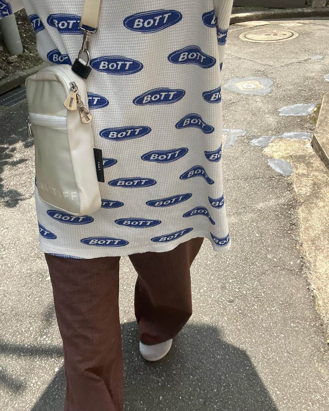 TOMOMIのインスタグラム：「お散歩スタイル」
