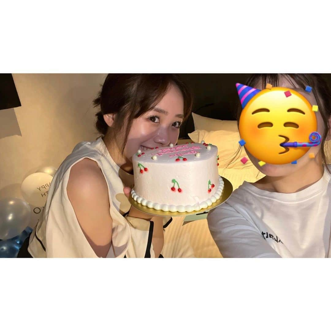 白川蘭珠さんのインスタグラム写真 - (白川蘭珠Instagram)「.  お友達がまさかのサプライズケーキを🎂♡  幸せ〜〜ありがとう🫶🏻」5月29日 21時40分 - ranju_nishihara