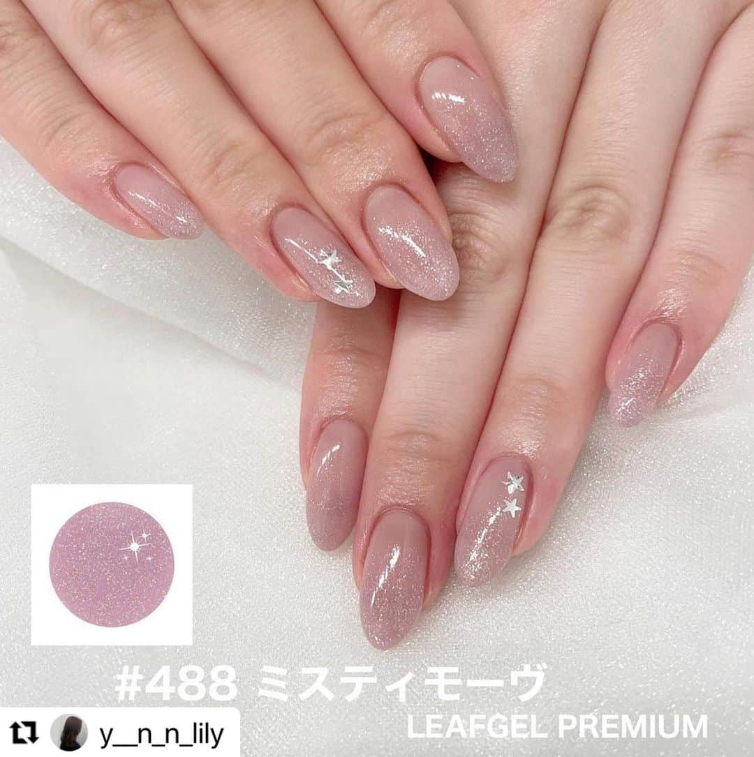 LEAFGEL PREMIUMさんのインスタグラム写真 - (LEAFGEL PREMIUMInstagram)「@y__n_n_lily 先生🤎  Classy Lamé series新色5色をご紹介いただきました🫰🏻💕  こだわりの繊細なラメが、ワンカラー、グラデーションでもシンプルになりすぎず、華やかで上品なカラーに仕上がります🫶🏻✨💓  是非お試しください🫡🩷  #Repost @y__n_n_lily with @use.repost ・・・ ┈┈┈┈┈┈┈ ❁ ❁❁┈┈┈┈┈┈┈┈  main account🧸 @y__n_n_lily   sub account💬 @llinail_yuka   ┈┈┈┈┈┈┈ ❁ ❁ ❁ ┈┈┈┈┈┈┈┈  📮新宿駅南口徒歩3〜5分  10:00〜20:00(不定休) シェアサロン内でサロンワークをしています○  歴10年以上🎖️ 日本ネイリスト協会　認定講師 JNA1級・JNEC上級　etc.. LEAFGEL PREMIUM エデュケーター  onecolor ¥6500 french ¥7500〜 design french ¥8500〜 aurora onecolor ¥7500 magnet ¥7500 design ¥9000〜12000 🥇 handcare ¥4400〜  ┈┈┈┈┈┈┈ ❁ ❁ ❁ ┈┈┈┈┈┈┈┈  #ネイル #네일 #nailstagram #프렌치네일 #夏ネイル #美甲　#เล็บเจล  #móngtay #大人かわいい #大人かわいいネイル #新宿ネイルサロン#新宿ネイル #jna認定講師#nails #frenchnails　#フレンチネイル#シンプルネイル#オフィスネイル#マグネットネイル#ちゅるんネイル#ホワイトマグネット#ハートネイル#クリアハート」5月29日 21時43分 - leafgel_premium