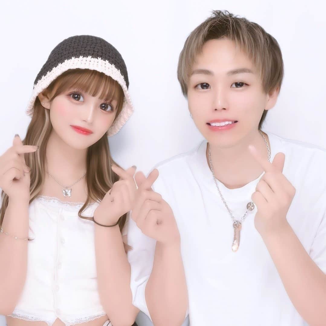 けーすけのインスタグラム：「るなちゃんとデートの時の😂✌️ #令和のプリクラ #目デカくなりすぎ #人差し指長い加工 #楽しかった」