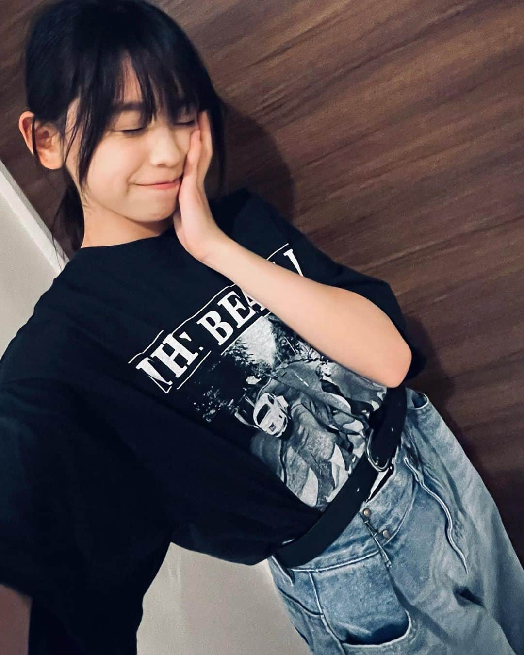 梶原叶渚さんのインスタグラム写真 - (梶原叶渚Instagram)「最近お気に入りの @zarakids のBeatlesのTシャツ🖤 (ベルトがズレているのは気にしないでください。たまたまです。笑)」5月29日 21時46分 - kanna_mame