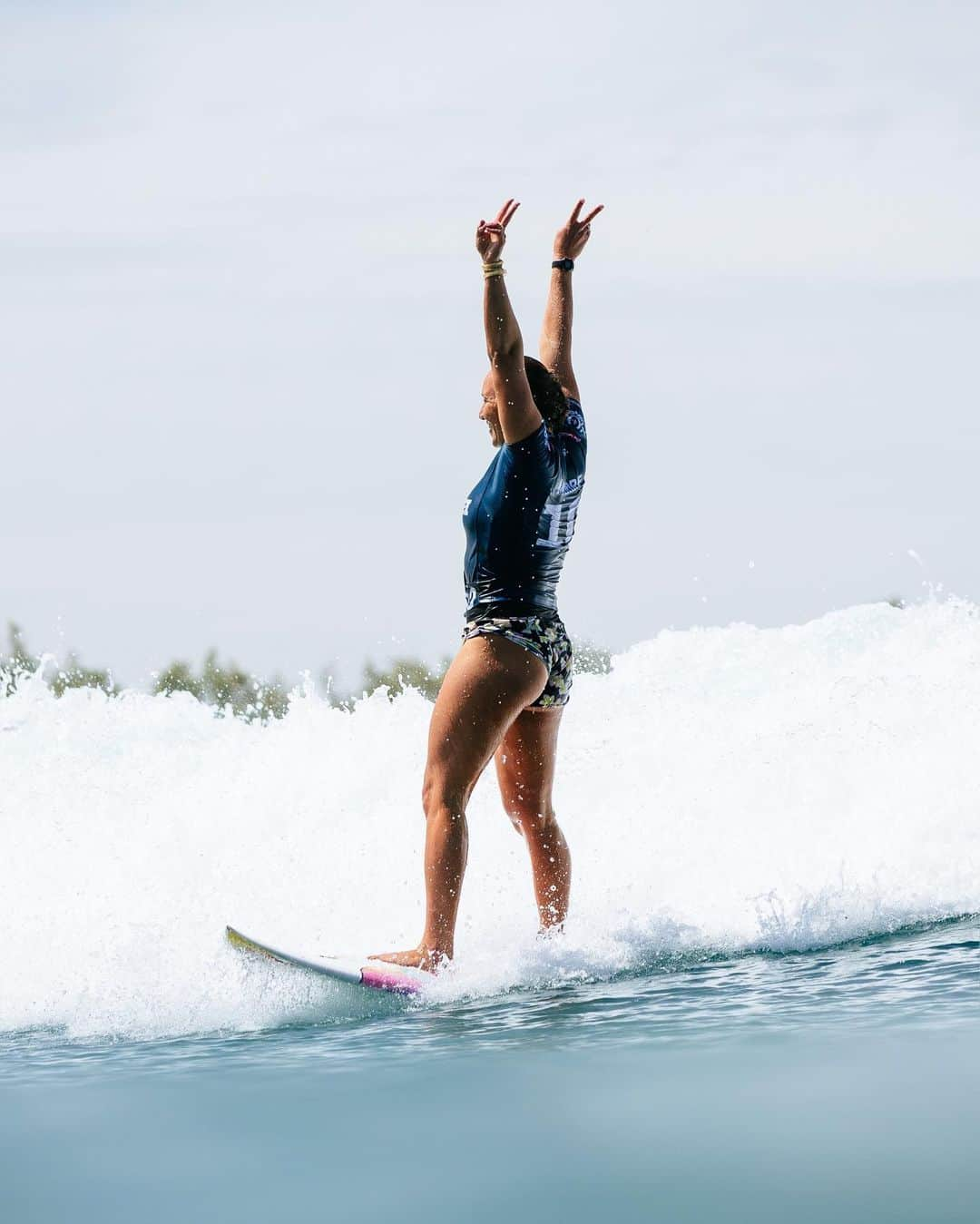 hurleyさんのインスタグラム写真 - (hurleyInstagram)「🏆✨CONGRATS CARISSA✨🏆   The 2023 #SurfRanchPro CHAMP!   📸 @wsl」5月29日 12時48分 - hurley