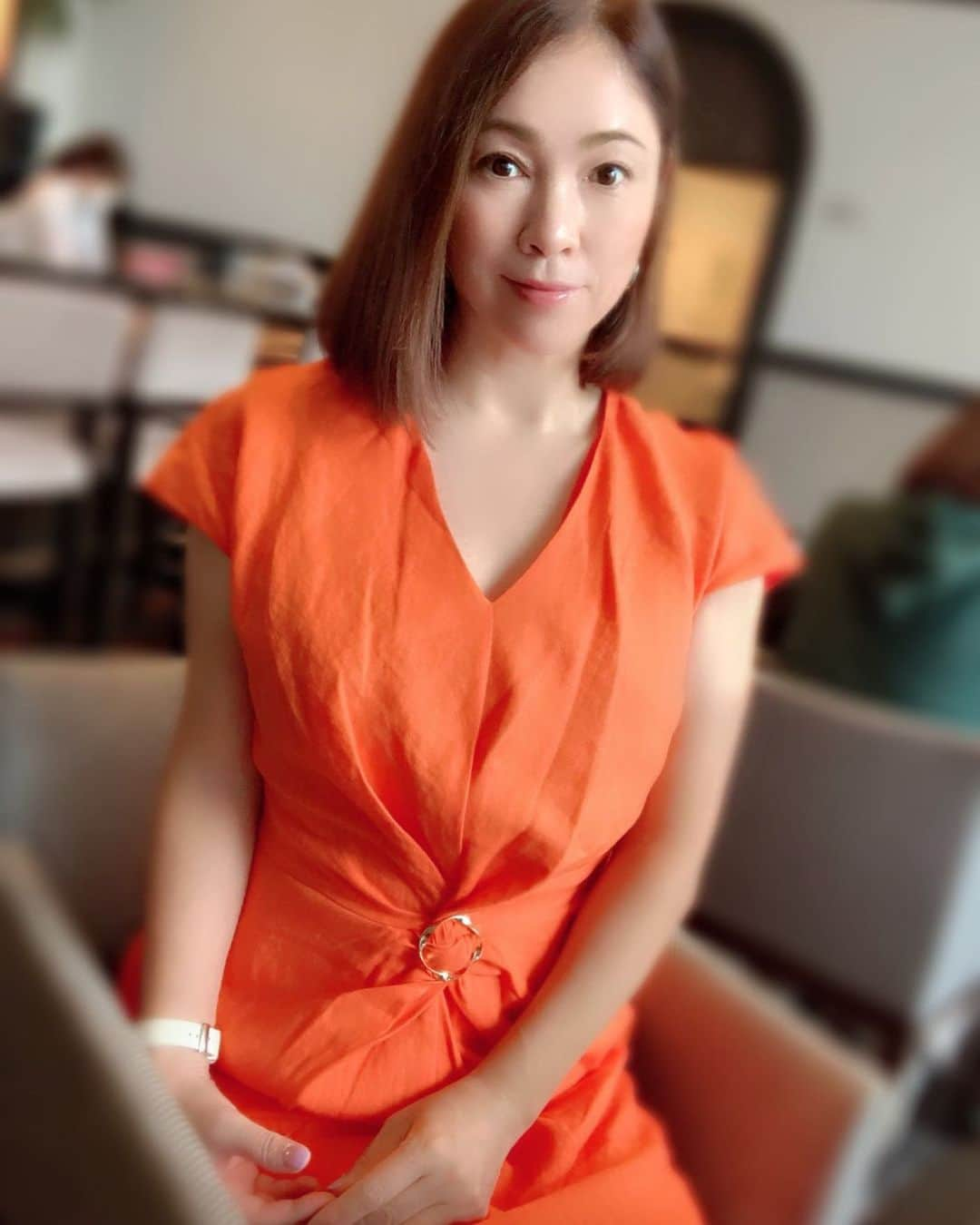 田中悦子さんのインスタグラム写真 - (田中悦子Instagram)「雨の日☂️は 暗い服よりパッと明るいオレンジ🍊🧡カラーの服が良き❣️かな。  【SHEIN】 PURE LINEN TWIST DRESS 商品🆔 14808576  ⭐️クーポンコード⭐️ etsuko お買い上げ金額１〜5,999円までは15%OFF、6,000円以上で20%OFFになります❣️ 6/30まで😘  お得に🉐ゲットして オシャレを楽しもう😍💕👚👗😎  @shein_japan  #shein  #sheinforall  #ad #オレンジカラー  #オレンジコーデ #今週も宜しくお願いします」5月29日 12時53分 - etsuko.reborn25