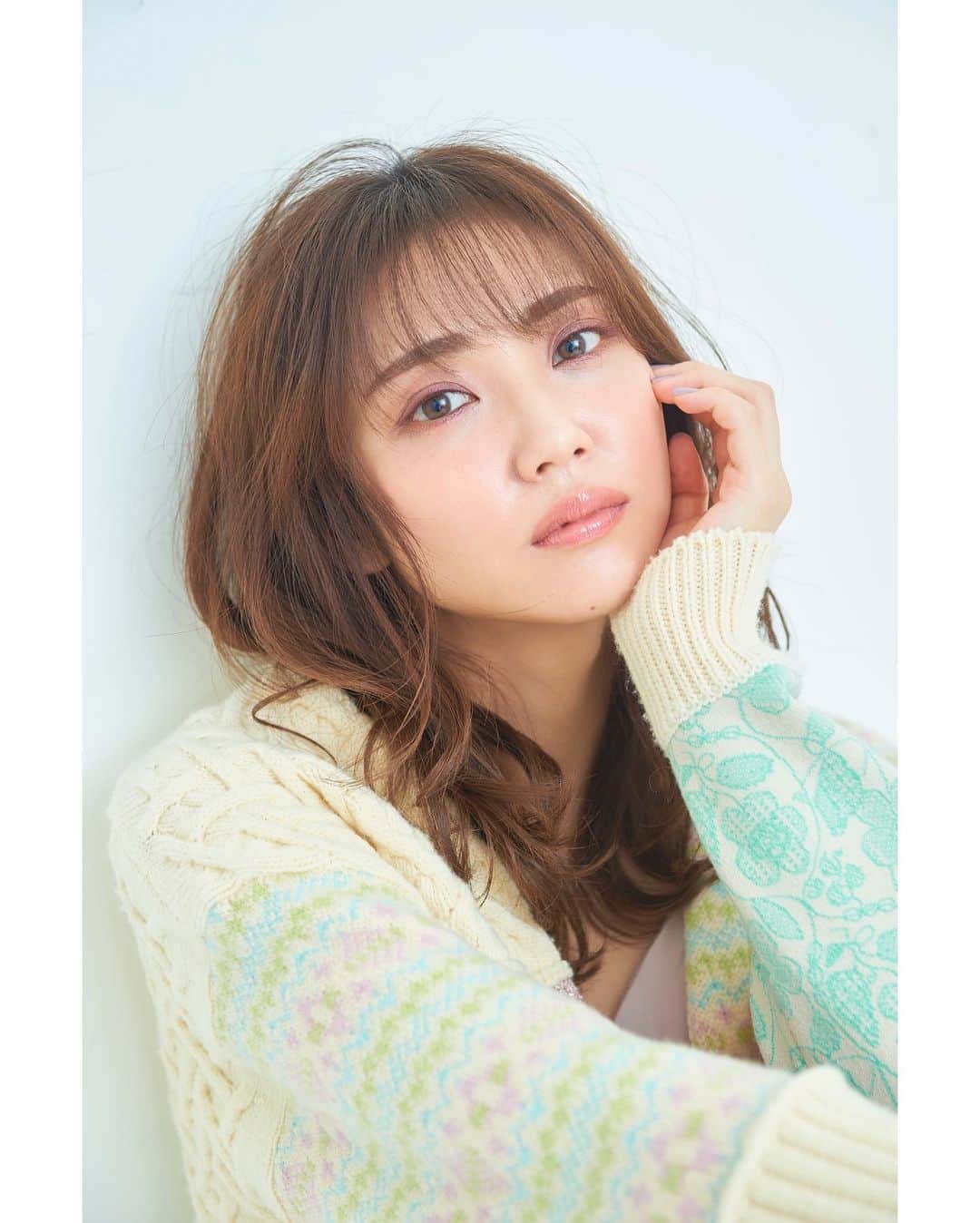 山谷花純のインスタグラム：「今年の夏は、髪の毛を明るくしたい。 さて叶うのか。  前髪全然伸びない。 はて我慢できるのか。  朝ドラ「らんまん」第9週目ヒルムシロ スタート。大切な週です。是非ご覧ください。  #山谷花純」