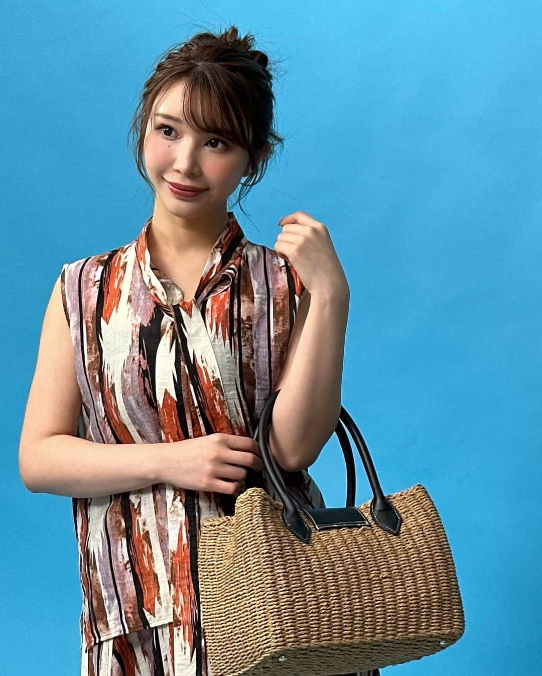 海里さんのインスタグラム写真 - (海里Instagram)「フォレオ大津一里山さんでのアパレル撮影👗 このワンピース、 おしゃれで夏っぽくて可愛くない？🪞✴︎」5月29日 13時01分 - kairin_1010