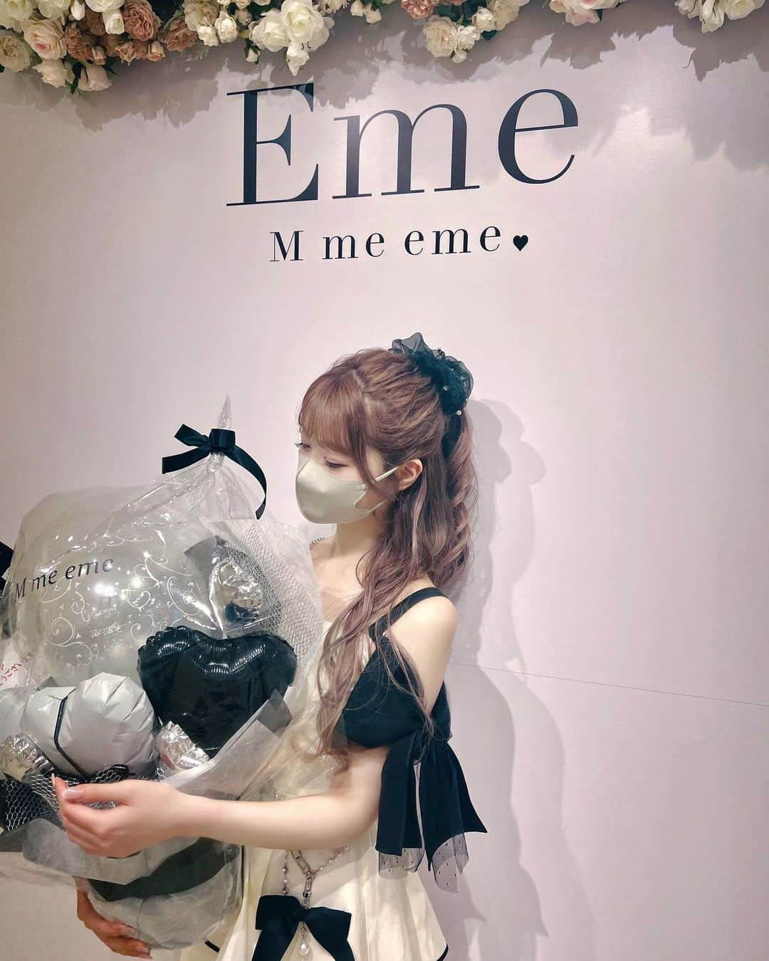 中山恵美生さんのインスタグラム写真 - (中山恵美生Instagram)「M me eme POPUP SHOP 梅田EST 5/26-6/4🎀  前半の出勤日が終了しました🥲🔥 沢山の方がお越しくださり、 幸せすぎてあっという間の3日間だった😭💕 本当にありがとうございました🥹💕  あと7日間も宜しくお願い致します💕 今日から店舗限定SALE開催しているよ🥰！！  私は2.3.4日にまた行きます💕 会えるの楽しみにしてるね🥰🎀」5月29日 13時11分 - emiu0624