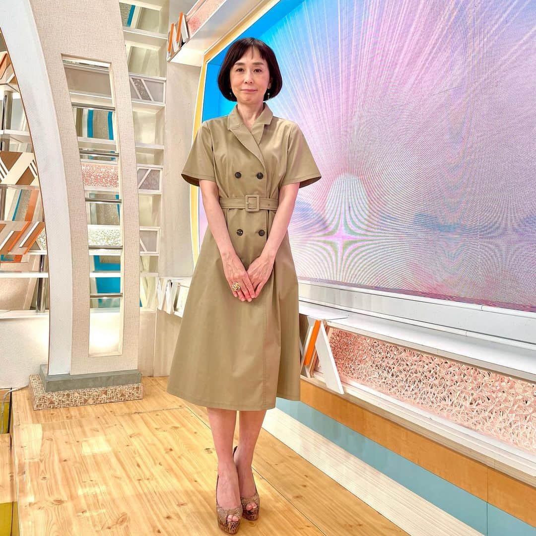 大下容子　衣装 