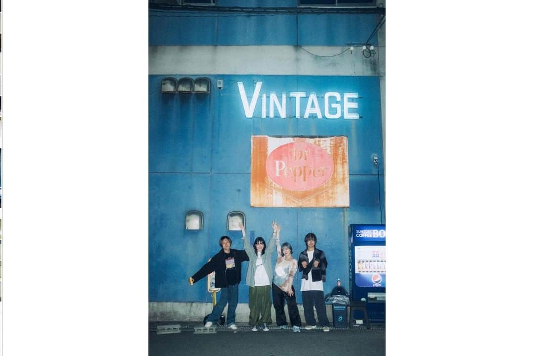 yonigeさんのインスタグラム写真 - (yonigeInstagram)「yonige 10th anniversary live off shot photo @yoshrum」5月29日 13時26分 - yonige_official