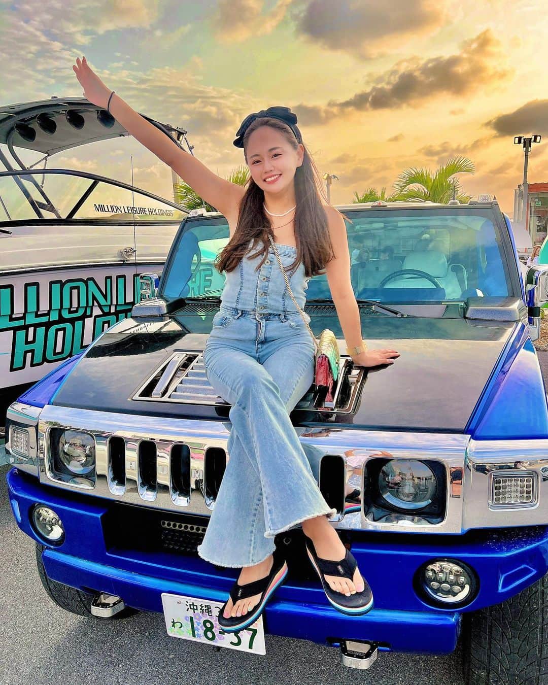 のインスタグラム：「かっこいいハマー🚙❤️  宮古島でレンタカー借りるなら @miyako.car.club 🌺 他にも沢山宮古にピッタリな 映え車が揃ってるからチェックしてね🏝️✔︎」