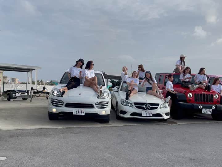 JUNのインスタグラム：「宮古島イチ イケてるレンタカーshop🤙🏾🌺 @miyako.car.club  こんなイケてるレンタカー ここにしかないよ😎 . . coming soon…❤︎ . . #宮古島 #レンタカー #宮古島レンタカー #レンタカーの旅 #レンタカー　#宮古島旅行 #宮古島ランチ #宮古島カフェ」