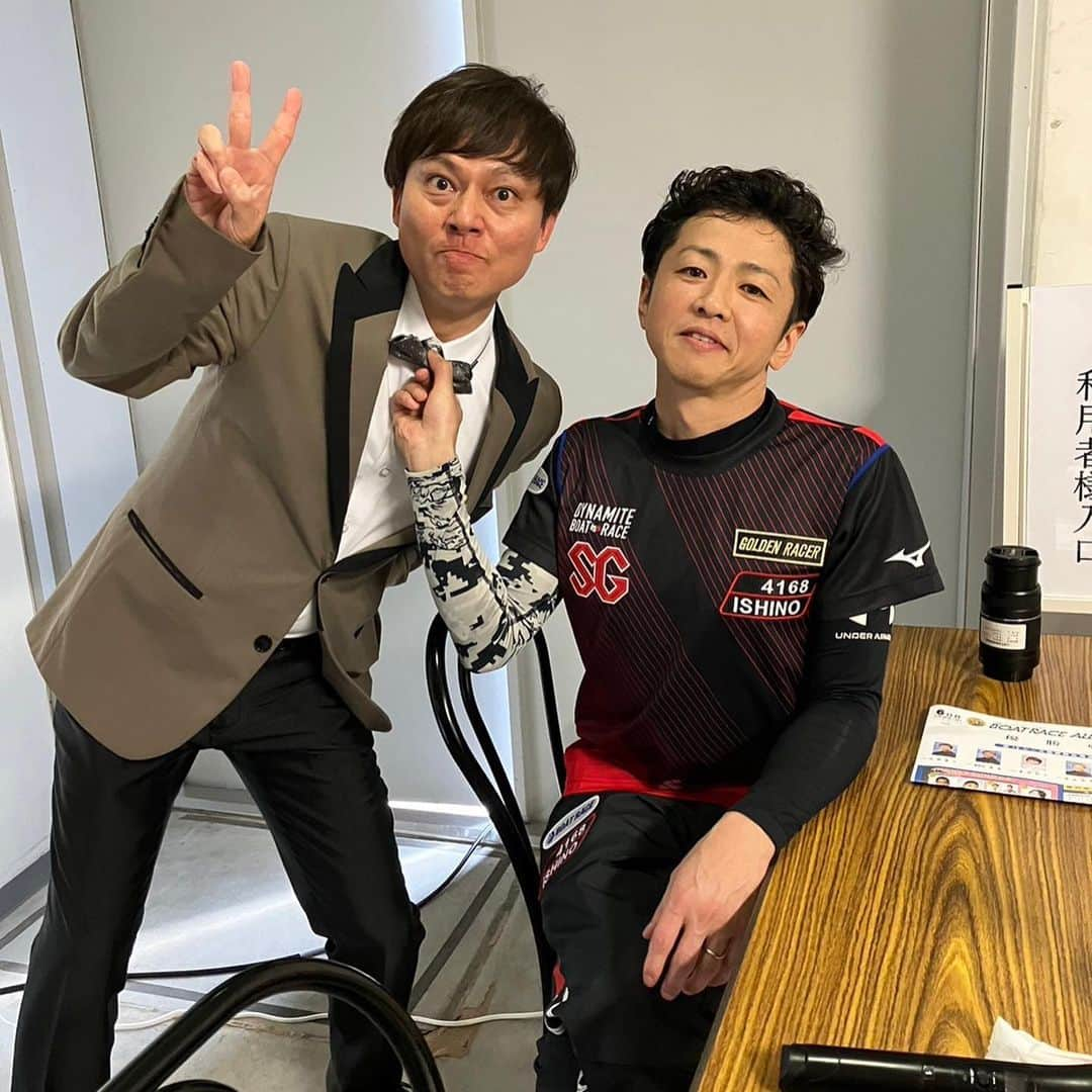 永島知洋さんのインスタグラム写真 - (永島知洋Instagram)「ボートレース芦屋 SGボートレースオールスター 優勝は！ 見事なイン逃げ！ 石野貴之選手でした！ さすがっす！ かっこよかったです。 ヴィンツェンツォイシノでした。 みなさん YouTubeLIVEもご視聴ありがとうございました！ 表彰式もありがとうございました！ またファンのみなさんのステージで！ 楽しみたいと思います。。。 石野選手おめでとうございました〜！ #永島知洋 #石野貴之 #ボートレース #ボートレース芦屋 #SGボートレースオールスター #優勝 #ヴィンツェンツォ」5月29日 16時14分 - tomohiro.nagashima