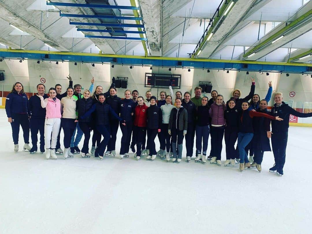 ケルシュティン・フランクさんのインスタグラム写真 - (ケルシュティン・フランクInstagram)「Instructors course 2023- Thank you @skateaustria for this opportunity!  Awesome colleagues to work with and amazing group to teach! 😊 looking forward to the next part!  • • • #teamworkmakesthedreamwork #skateaustria #awesomecolleagues #somuchfun」5月29日 16時17分 - kerstinfrank88