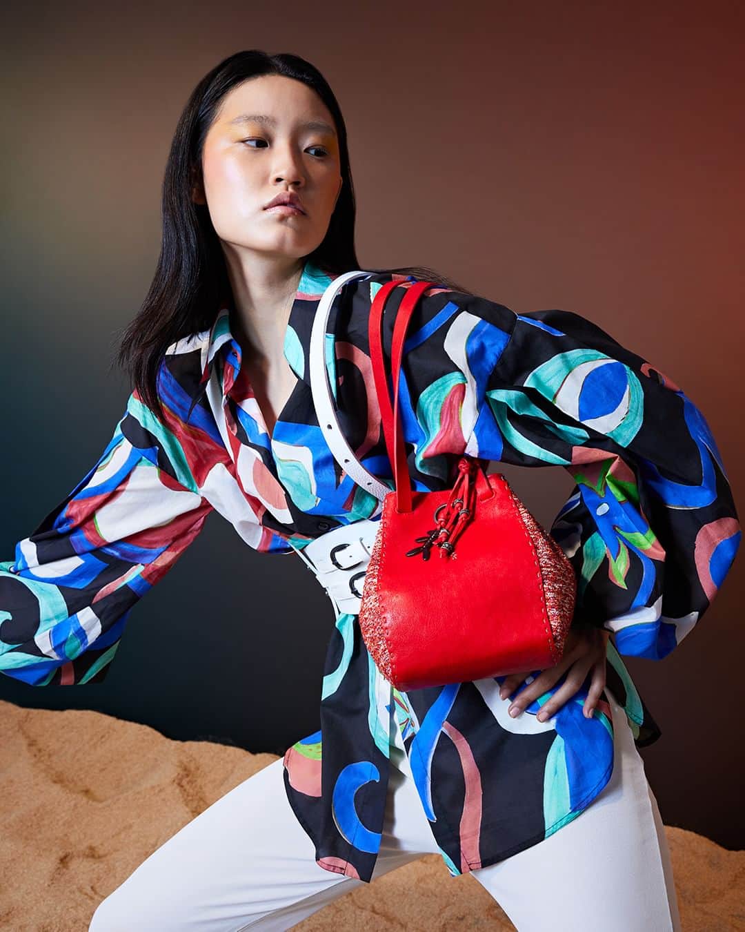 エンリーベグリンのインスタグラム：「Inspired for spring attitude by contemporary style. Add a bold leather waist, with double buckle strap closure and leather braces.  Shop now - tap or click link in bio  #HenryBeguelin #SS23 #instafashion #instastyle #womensfashion」
