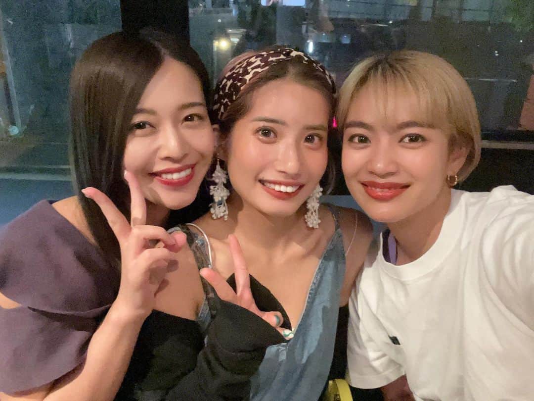 平アスカのインスタグラム：「おかえりあや🥰 うちら一生ずっ友🫶🏽🌏爆 楽しい時間をありがとう」