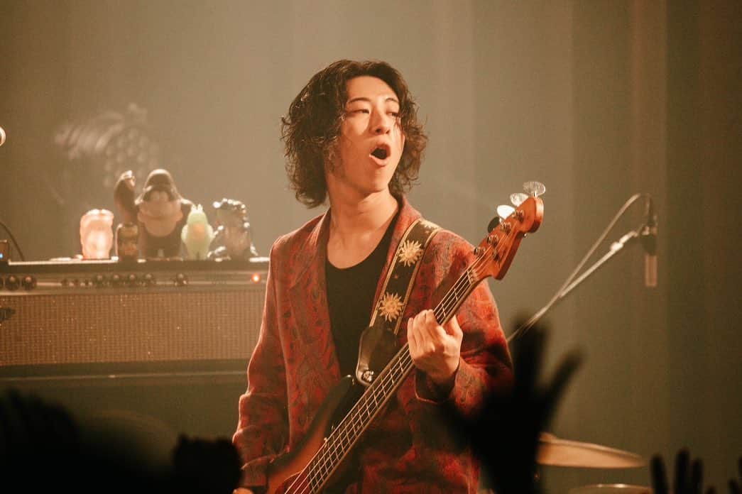 鷲見こうたのインスタグラム：「2023.5.26(fri) 名古屋DIAMOND HALL “ SPACE ACTA STATION ”  会場内に溢れる笑顔、迸る汗、それはきっとダイヤモンドのような輝きを放っていたことでしょう。つってね！  📸Photo by chihiro (@chiro1203.jp )  #ズーカライブ  #ズーカラデル」