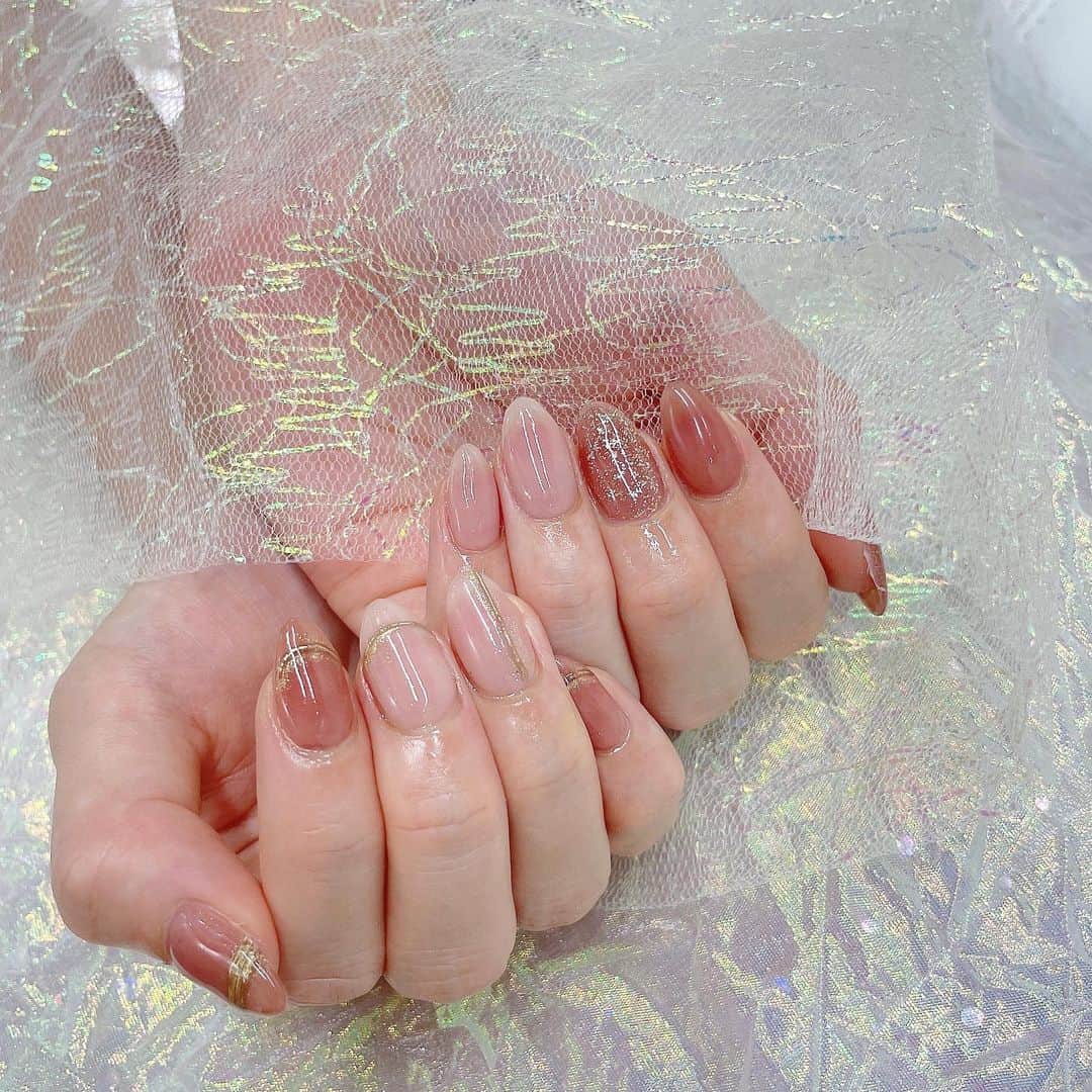 のインスタグラム：「待ってこれめっちゃ可愛くない？🥹 newnail💗 @elnailsalon  . 可愛すぎてずっと爪見てられる。笑 . . #ネイルデザイン #ネイル #nail #elnail #チークネイル」