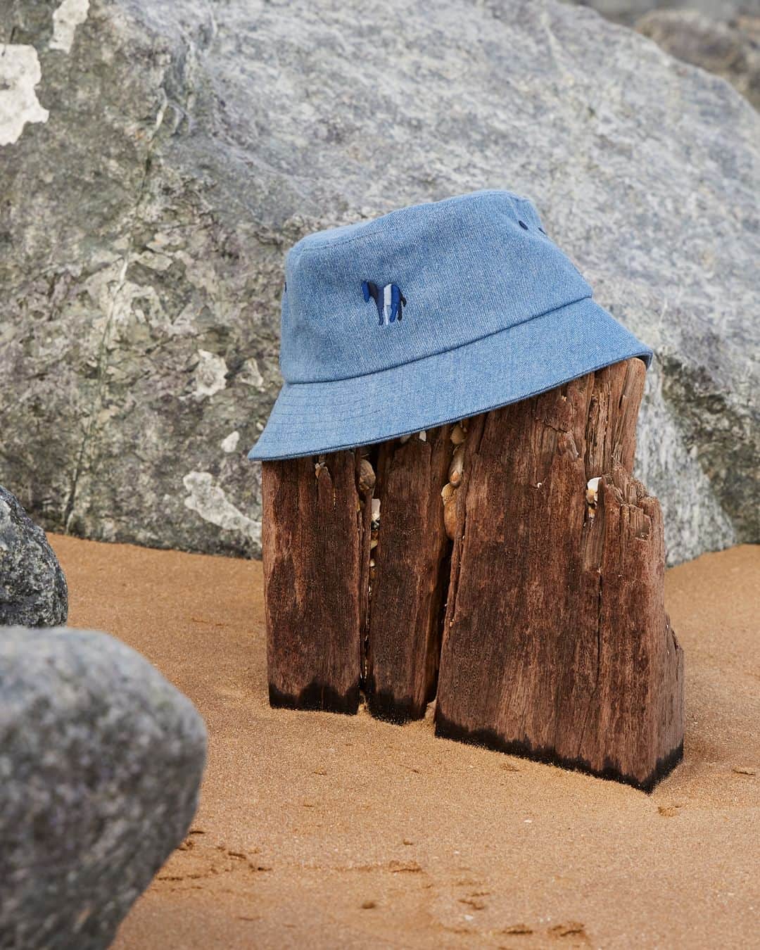 Paul Smith Japanさんのインスタグラム写真 - (Paul Smith JapanInstagram)「遊び心のある帽子で夏を快適に」5月29日 17時19分 - paulsmithjapan
