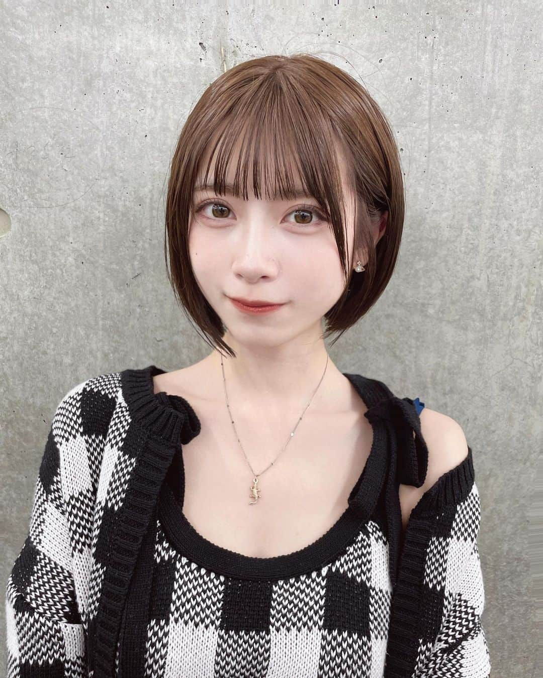 三野宮鈴さんのインスタグラム写真 - (三野宮鈴Instagram)「今更かよだが髪切って明るくしました〜❕✂️  夏なので黒から少し明るくして頂きました🤤  今回も可愛くしていただいて いつもありがとうございます🙇🏼‍♂️ 【 @____daia____ 】」5月29日 17時25分 - suzuchan.1