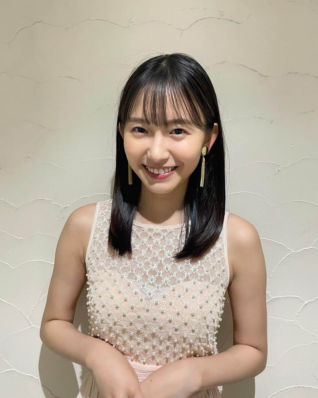 志田音々のインスタグラム：「#RISE168 にゲスト実況として出演させていただきました☺︎ だいぶ技を目で追いかけられるようになってきて、観れば観るほどに面白い格闘技☺︎ 応援する側で観ていても、選手の最後まで諦めない姿勢を見て、逆にこちら側が勇気をもらったり。  今回も素敵なおメイクとお衣装でした🫧」