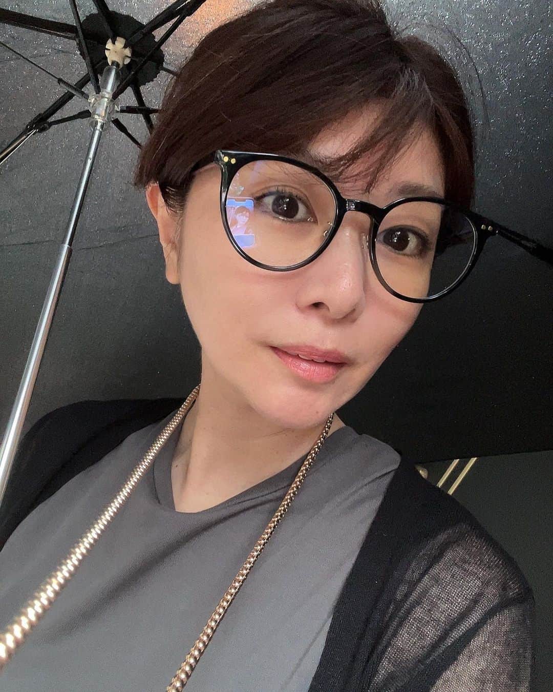 矢部美穂さんのインスタグラム写真 - (矢部美穂Instagram)「今日からトレーニングスタートします🏋️‍♀️ お腹まわりがさすがにやば子になってきたので💦 しかも、騎手の嫁だし💦 トレーニング60分とよもぎ蒸しコースで月4回頑張ります✨ 夏にはお腹出せるようにしたいのです‼︎  #トレーニング #トレーニング女子  #今日から #腹筋を鍛える  #40代 #矢部美穂」5月29日 17時45分 - miho.yabe.0607