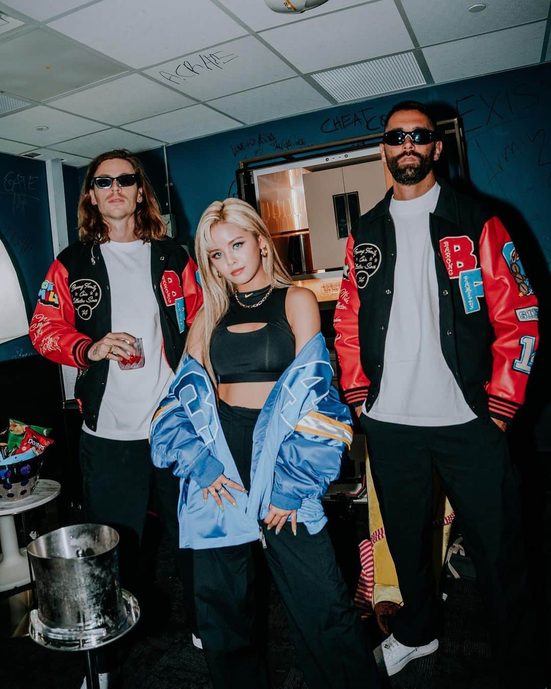 ソンさんのインスタグラム写真 - (ソンInstagram)「Last Friday night with @yellowclaw in Singapore 🇸🇬 COLD LIKE SNOW out now!」5月29日 17時45分 - sssorn_chonnasorn