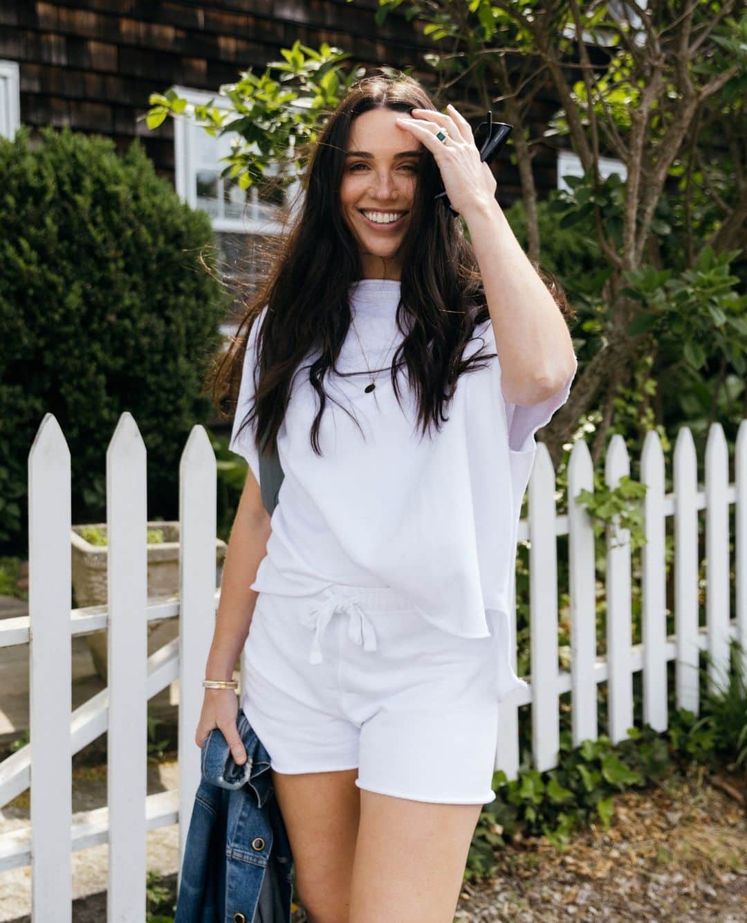 フランク&アイリーンのインスタグラム：「The founder of @saiebeauty, @laney knows how to plan an escape from the city. Follow her lead on your trip to the East End, and don't forget to pack your Hamptons Travel Set! Check out our story for more! #FrankandEileen⁠ ⁠」