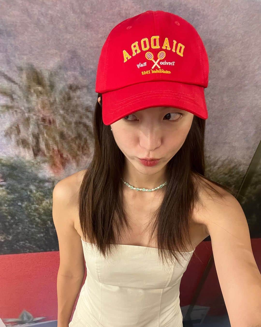 イ・ハウンのインスタグラム：「🧢🥿🎒」