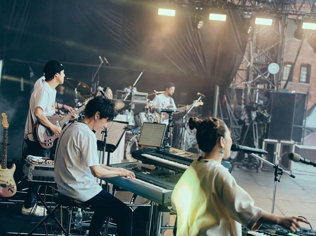 SONOMIさんのインスタグラム写真 - (SONOMIInstagram)「2023.5.28 『GREENROOM FESTIVAL at 横浜赤レンガ倉庫』 今年もオープニングから最高に盛り上がりましたね！！ 全力パフォーマンスのKREさんと全力で楽しむ皆さんの相乗効果で会場がえらいこっちゃな盛り上がり🔥 物凄いパワーを感じながら歌うことができました🙌 6/10の大阪のGREENROOMも楽しみ🔥🔥🔥  #KREVA #greenroomfestival」5月29日 17時58分 - song_chang