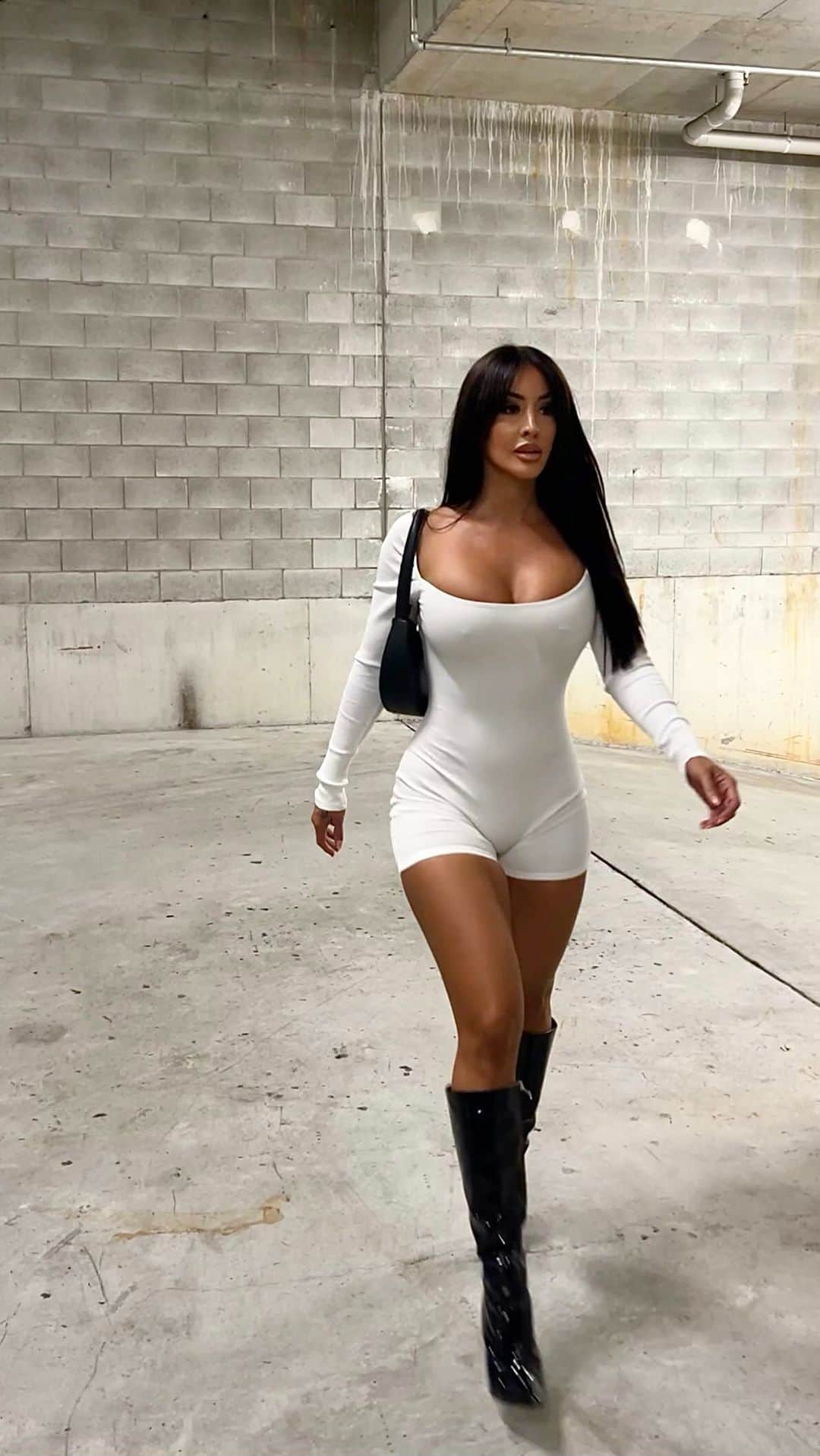Steph Paccaのインスタグラム：「Another @fashionnova slay 🤍」