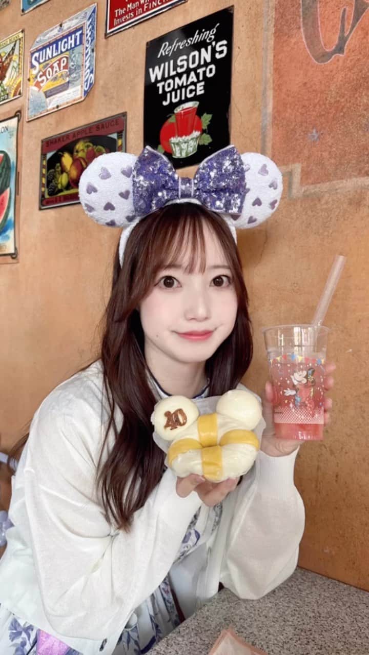 石井奏美のインスタグラム：「40周年ディズニー行ってきました🎀 ミッキーうきわまんが美味しかった🛟  #tokyodisneyland#disney#ディズニー #ディズニーランド#岡山#香川#アナウンサー」