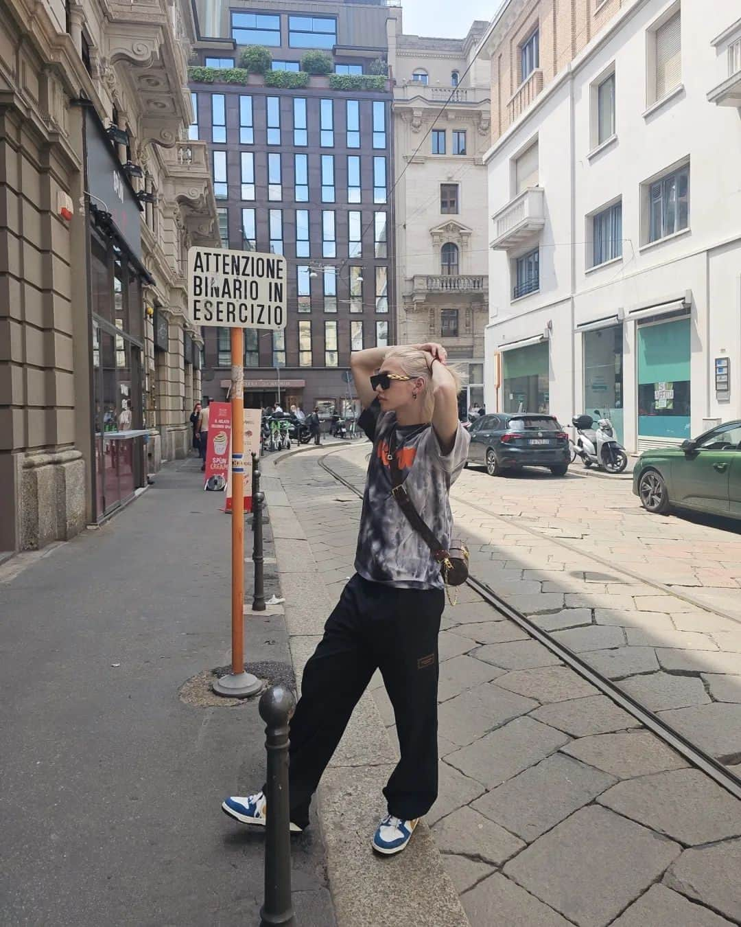 Stray Kidsさんのインスタグラム写真 - (Stray KidsInstagram)「💚🤍💛  #AD #felix #staywithme #louisvuitton」5月29日 18時23分 - realstraykids