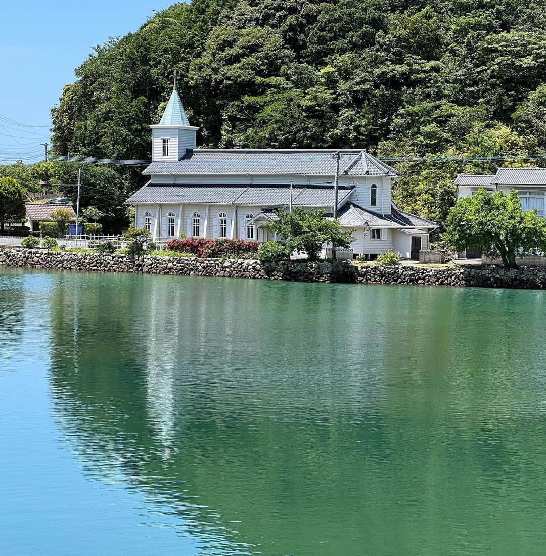 原口篤子のインスタグラム：「五島2人旅 綺麗な海と歴史ある教会に癒される旅。」