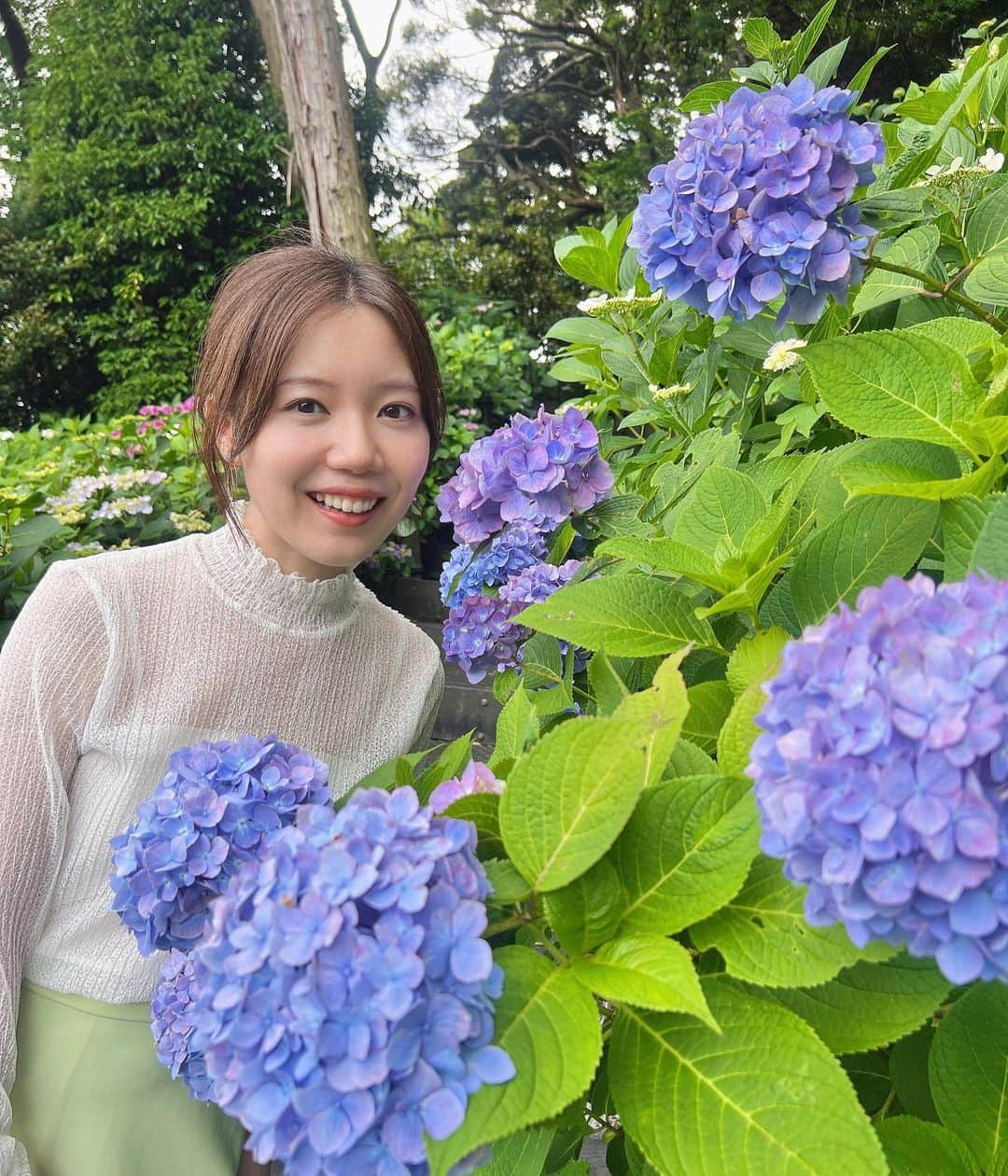 竹内里奈さんのインスタグラム写真 - (竹内里奈Instagram)「🩵☔️ 梅雨のお花に会いに🫶 思い立って行ってみたかった長谷寺に♪ 紫陽花も見頃で見晴らしも雰囲気も とっても素敵でした✨  ハワイアンの ブレスレットも🥺🌺 ありがとう♡ @yuri_fuku04  ・ ・ ・ ・ ・ ・ ・ ・ ・ #紫陽花 #長谷寺 #お花好き  #アナウンサー #フリーアナウンサー #竹内里奈」5月29日 18時34分 - rina.takeuch