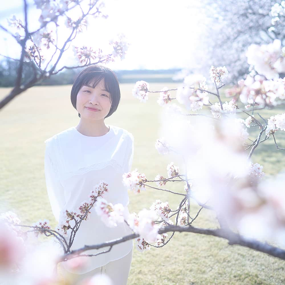 射水市フォトスタジオヒロシフォトさんのインスタグラム写真 - (射水市フォトスタジオヒロシフォトInstagram)「桜ポートレート  ご希望の写真プラスαを提案します。  場所やアングルなどあなたの1番になるとっておきの1枚を  #桜 #春 #桜ポートレート #プロフィール写真  #フォトスタジオ #富山 #射水市 #写真館 #ヒロシフォト」5月29日 18時52分 - hiroshiphoto