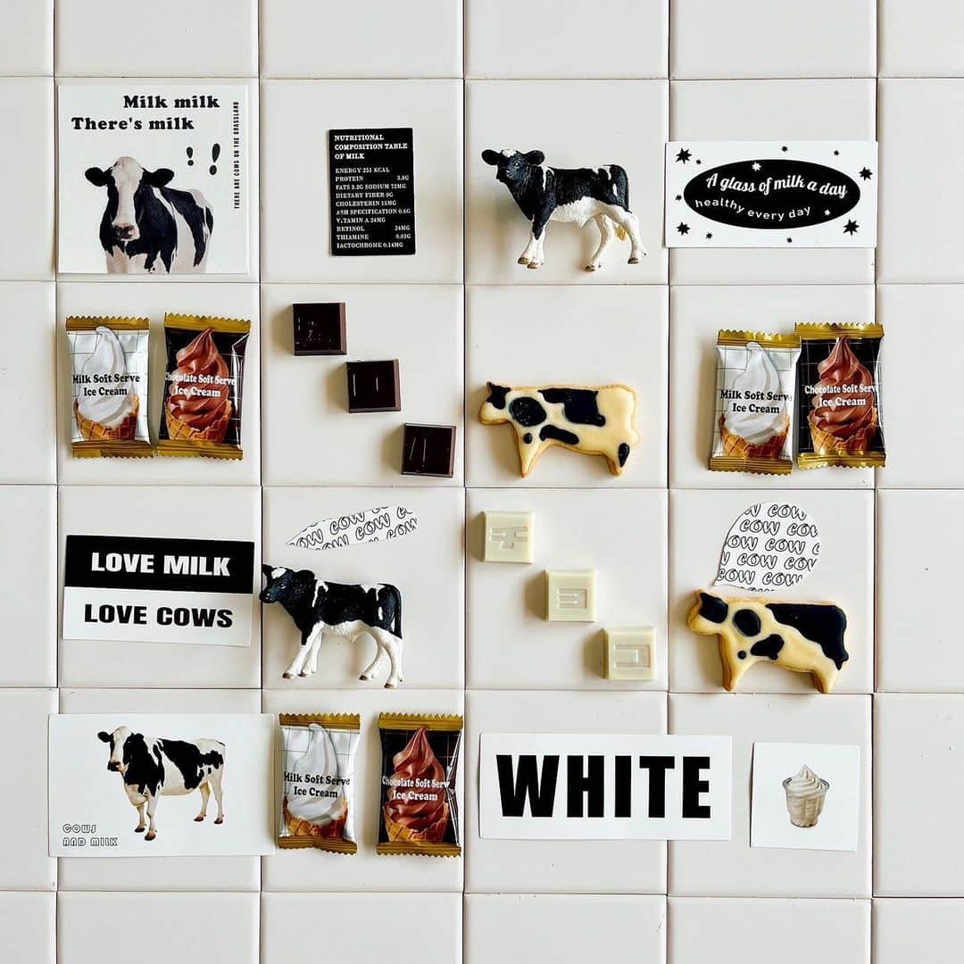 のインスタグラム：「🐄⸒⸒   ‎𐰷食べてみたい人はいいね👍で教えてね✨  ／ 大好評だった〈北海道ミルク クッキー&クリーム〉の新フレーバー登場🐮🍦 ＼  チロルチョコ新商品‼️ 〈北海道ソフト ミルク&チョコ〉 のご紹介です- ̗̀📣 ┈┈┈┈┈┈┈┈┈┈ #北海道産 ミルクを使用した🍼 ソフトクリームチョコ2種が楽しめる大袋商品です👀 ┈┈┈┈┈┈┈┈┈┈ 22年春夏に発売した 〈北海道ミルク クッキー&クリーム〉が好評だったことを受けて🤩 デザインは踏襲しつつ、新フレーバーを発売しました❕ 持ち運びやばらまきに最適な大袋商品🛒✨ ┈┈┈┈┈┈┈┈┈┈ 気になるフレーバーは？︎︎︎︎☑︎ ・ミルクソフト ・チョコソフト 北海道産全粉乳使用 🐮🍦 ┈┈┈┈┈┈┈┈┈┈  フィアンティーヌ入りの "さくさく食感"がたまりません😌❕ 通常のチロルのハーフサイズなので手軽にみんなで楽しめますよ😋  ■発売日 2023年3月6日 全国で発売🛒  ※お取り扱いのない店舗もあります。 また、商品がなくなり次第、販売終了とさせて頂きます。  🗣💬 商品に関するご質問については、チロルチョコ公式HPお客様お問い合わせまでご連絡くださいませ🙇  ━━━━━━━━━━━━━━━  #tirol #tirolchoco #チロルチョコ #チロル #チョコレート #おやつタイム #chocolate  #おうちカフェ #おやつの時間  #chocolatelover  #shopチロルチョコ  ━━━━━━━━━━━━━━━」